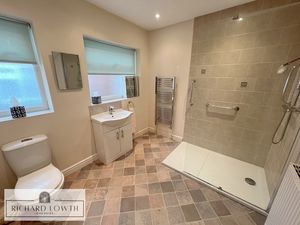 Shower Room/WC- click for photo gallery